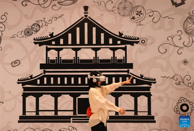 Ouverture d'une exposition immersive sur le jardin de l'empereur Qianlong à Beijing
