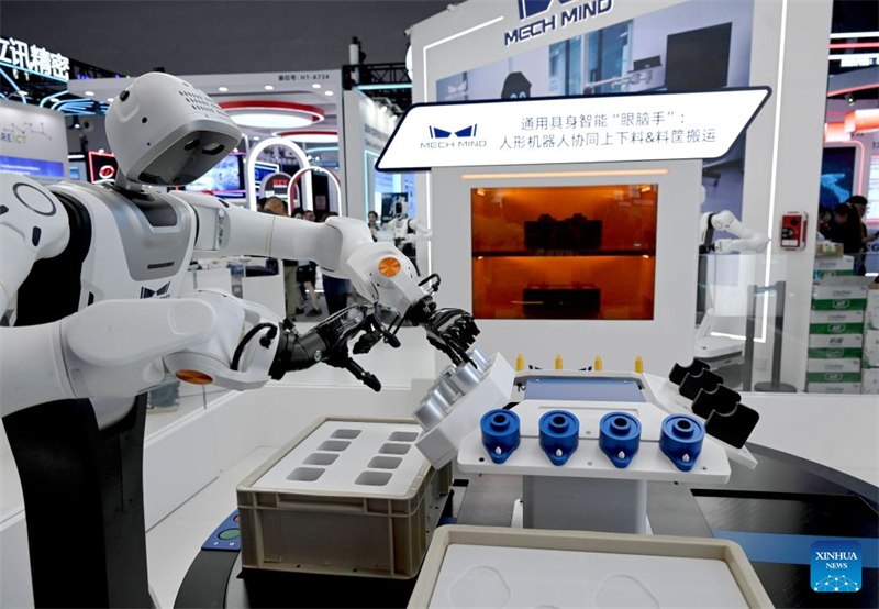 Shanghai : la Conférence mondiale sur l'IA présente des produits à IA incorporée de pointe
