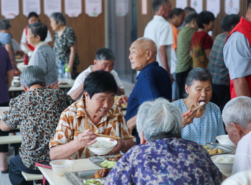 Zhejiang : des cantines solidaires en milieu rural au service de la population de Tonglu