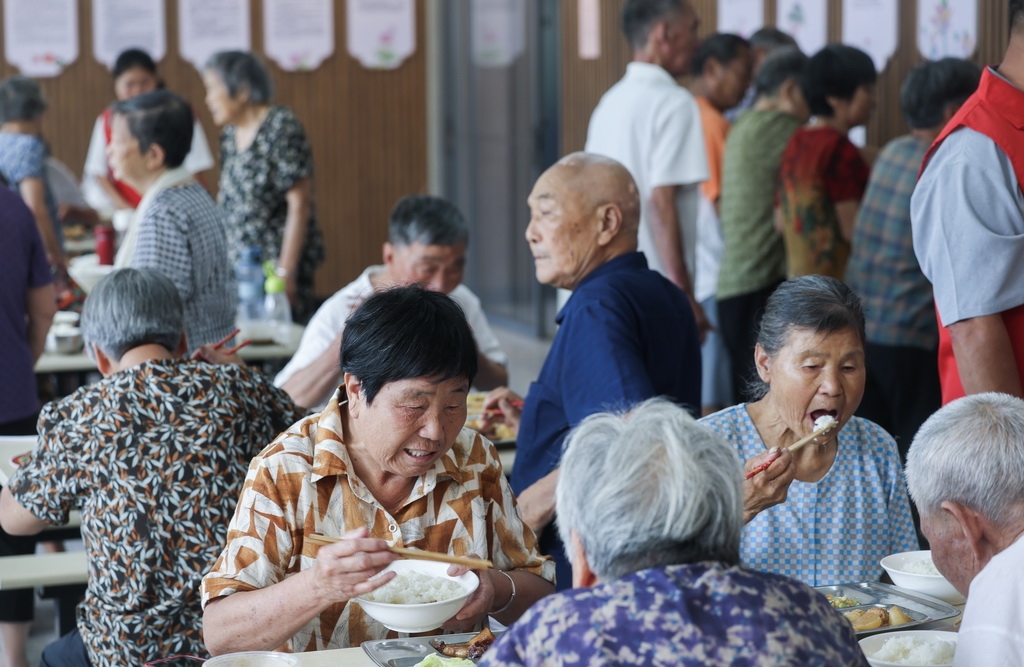 Zhejiang : des cantines solidaires en milieu rural au service de la population de Tonglu