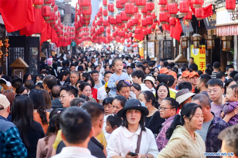 La Chine enregistre 826 millions de voyages touristiques intérieurs pendant les congés de la Fête nationale 2026