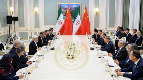Le PM chinois déclare que la Chine continuera de promouvoir la paix et la stabilité au Moyen-Orient