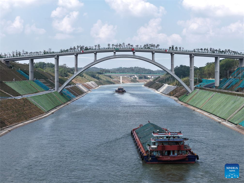 Guangxi : le volume de fret transporté sur le canal de Pinglu a dépassé 1 million de tonnes