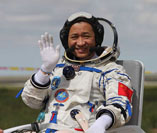 Nie Haisheng établit un record de séjour dans l'espace pour les astronautes chinois 