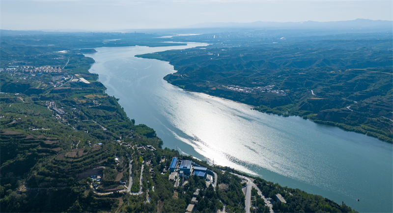 Henan : à Sanmenxia, les deux rives du fleuve Jaune sont aussi belles qu'une peinture