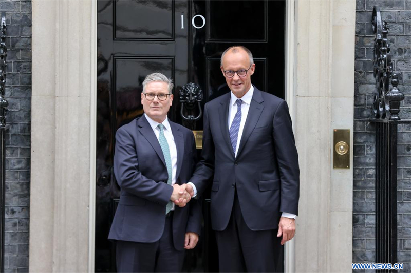 Le Royaume-Uni et l'Allemagne signent un accord de défense et de migration