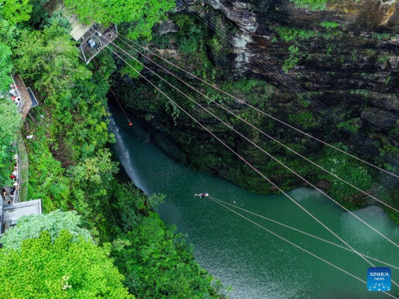 Guizhou : les paysages karstiques uniques du comté de Kaiyang attirent les touristes