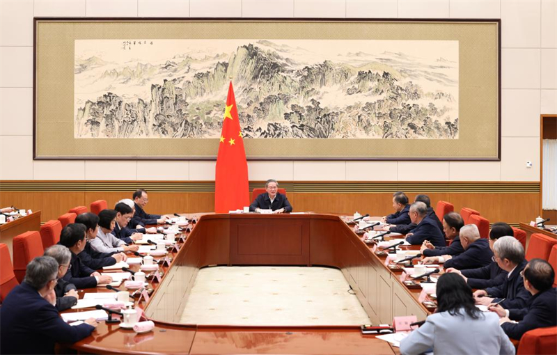 Le Premier ministre chinois préside un symposium sur le projet de rapport d'activité du gouvernement et le projet de plan directeur du 15e Plan quinquennal
