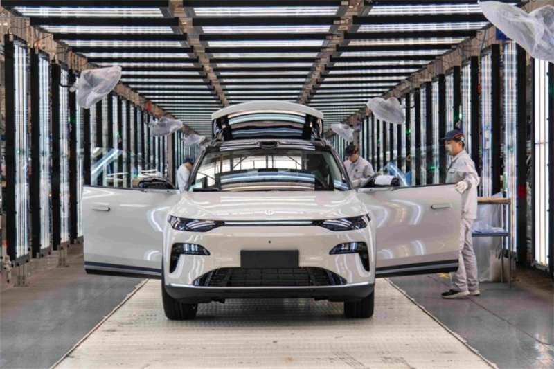 La production et les ventes de voitures chinoises ont dépassé 34 millions, démontrant l'innovation et le leadership écologique de l'industrie