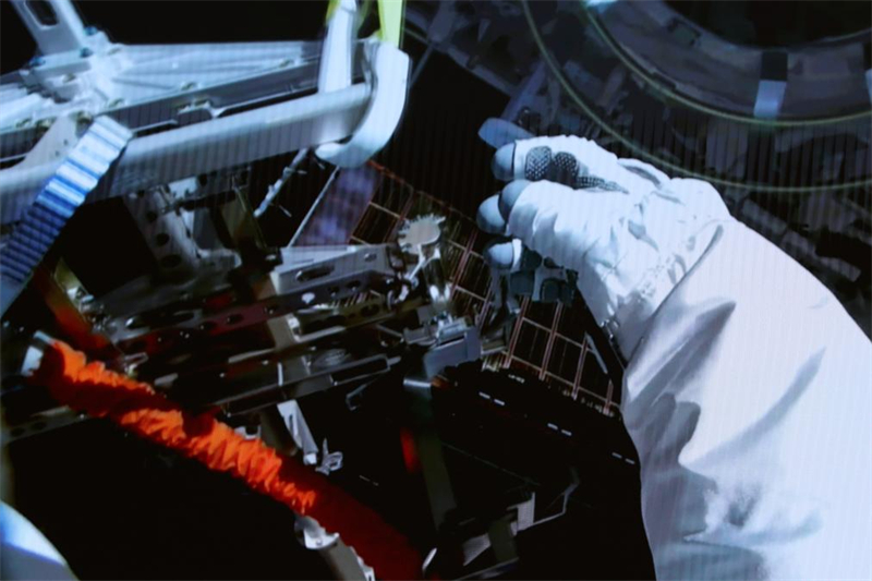 Les astronautes de Shenzhou-21 achèvent leur deuxième série d'activités extravéhiculaires