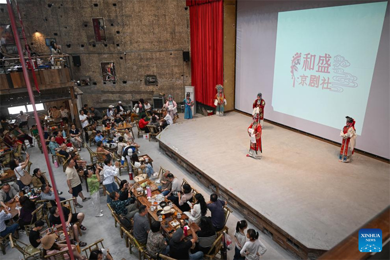 Chongqing : un bâtiment ancien transformé en maison de thé publique