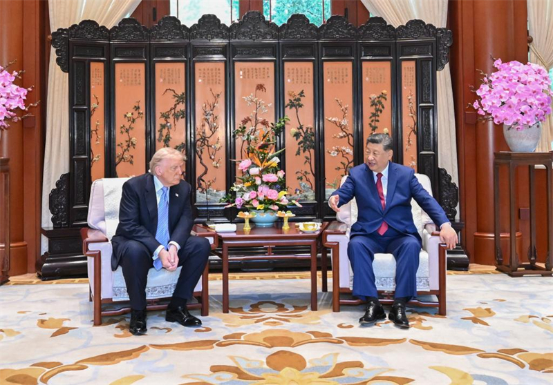 Xi Jinping et Donald Trump tiennent une réunion privée à Beijing