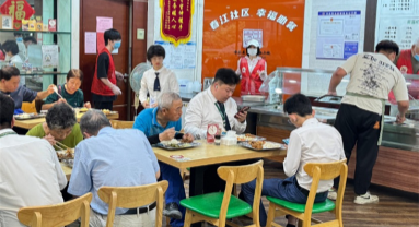 Zhejiang : une communauté de Hangzhou livre des repas chauds après que le message d'un résident a déclenché une action