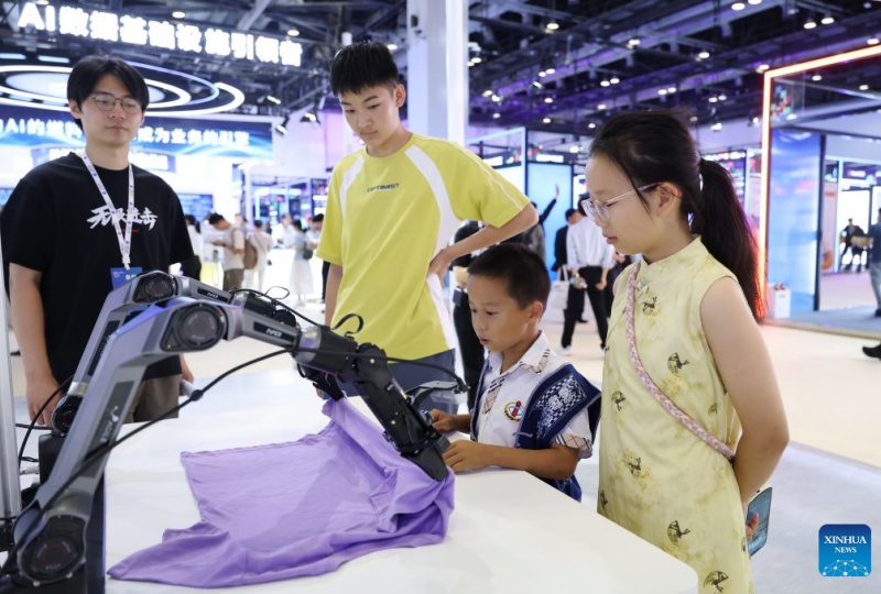 Ouverture de la Conférence mondiale sur l'économie numérique 2026 à Beijing