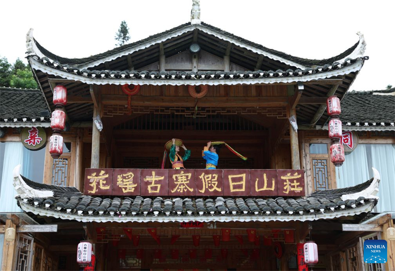 Hunan : histoire en photo de la broderie au point de croix Tiaohua du comté de Longhui