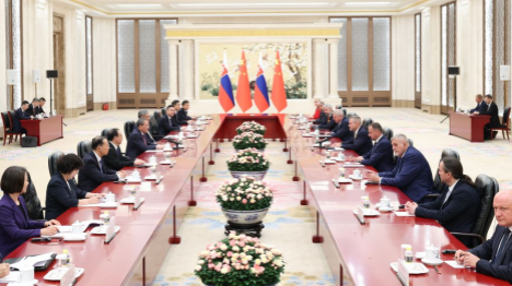 Le Premier ministre chinois rencontre le président slovaque