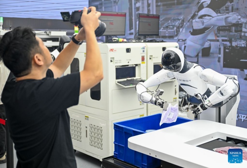 Shanghai : des robots dotés d'une intelligence intégrée entraînés dans des scénarios du monde réel