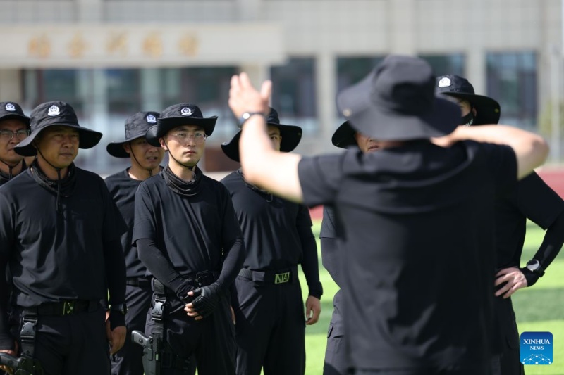À la rencontre d'un policier frontalier à Mazongshan, dans la province chinoise du Gansu