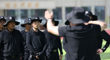 À la rencontre d'un policier frontalier à Mazongshan, dans la province chinoise du Gansu