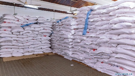 Le riz offert par la Chine apporte un soulagement aux ménages vulnérables au Cameroun