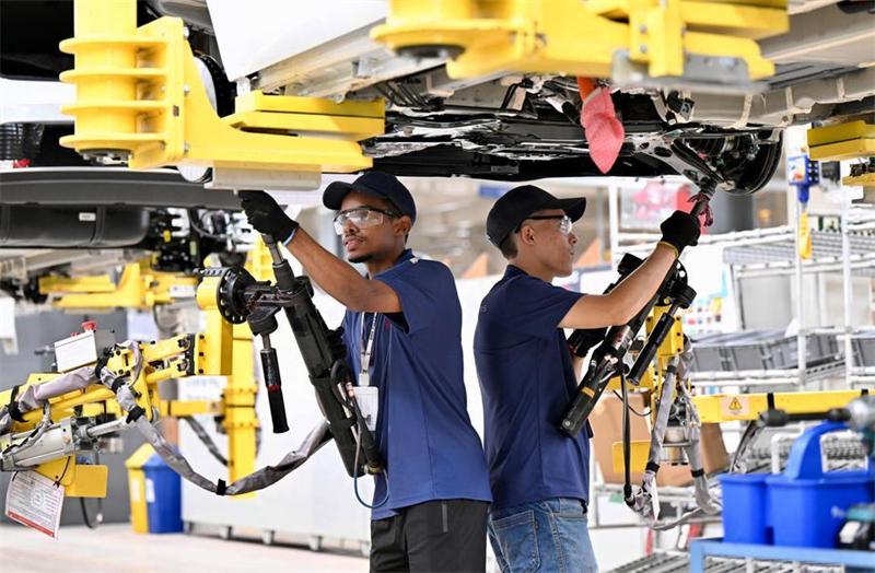 À l'international, les véhicules à énergie nouvelle chinois mènent le monde vers un développement vert et commun