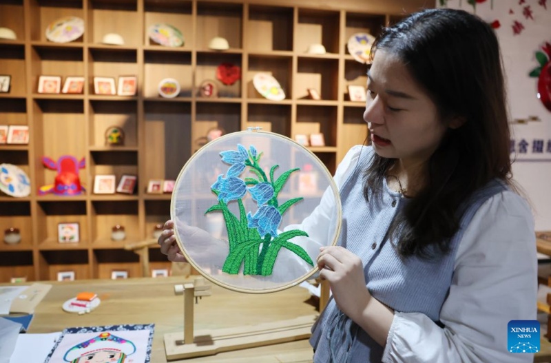 Ningxia : l'artisanat lié au patrimoine culturel immatériel stimule l'emploi à Guyuan