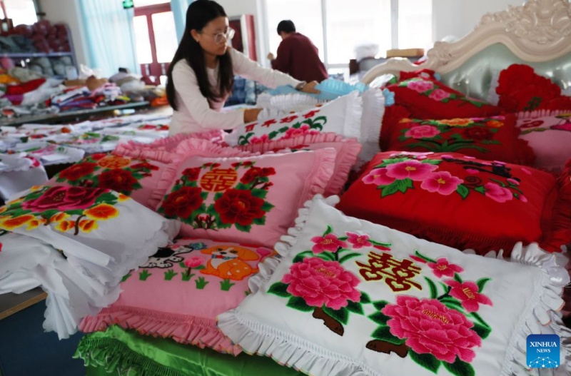 Ningxia : l'artisanat lié au patrimoine culturel immatériel stimule l'emploi à Guyuan