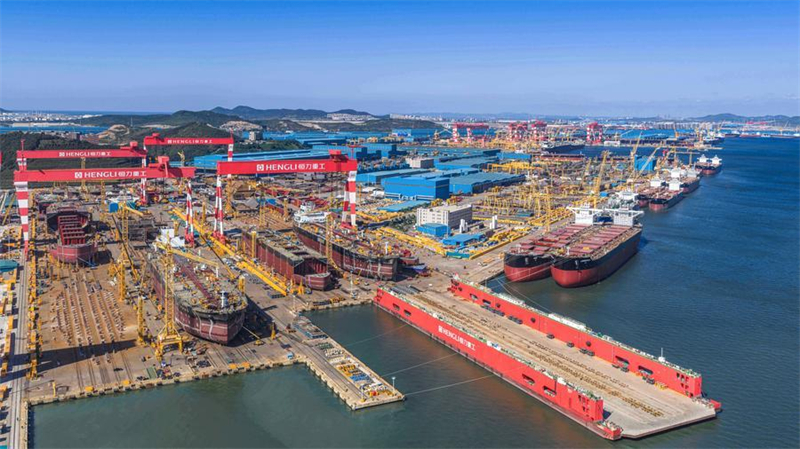 Un aperçu de l'« usine du futur » de construction navale à Dalian