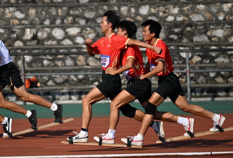 Guangxi : des sports traditionnels des minorités ethniques passionnants et hauts en couleur à Liuzhou