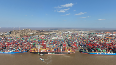 Le débit de conteneurs traités par le port de Shanghai dépasse 5 millions d'EVP en septembre