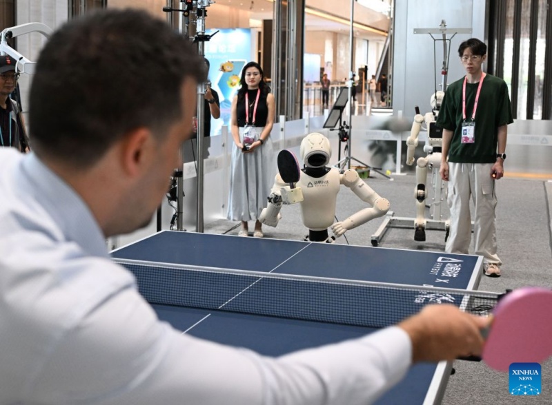Guangdong : la participation des acheteurs étrangers à la première phase de la Foire de Canton atteint un niveau record