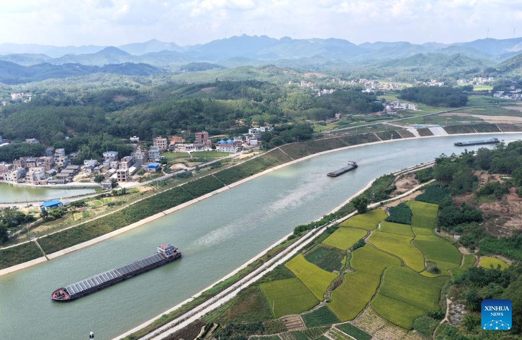 Guangxi : le volume de fret transporté sur le canal de Pinglu a dépassé 1 million de tonnes